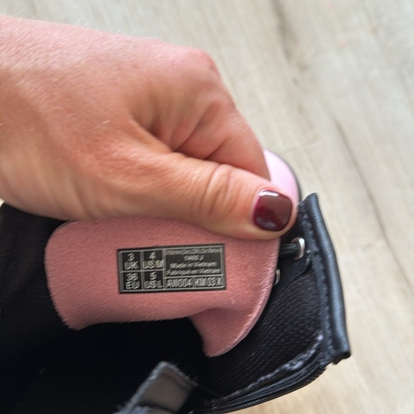 Dr. Martens Girl's Patent Leather Pink Combat Boots US Size 4 Style 1460 J - Picture 6 of 9